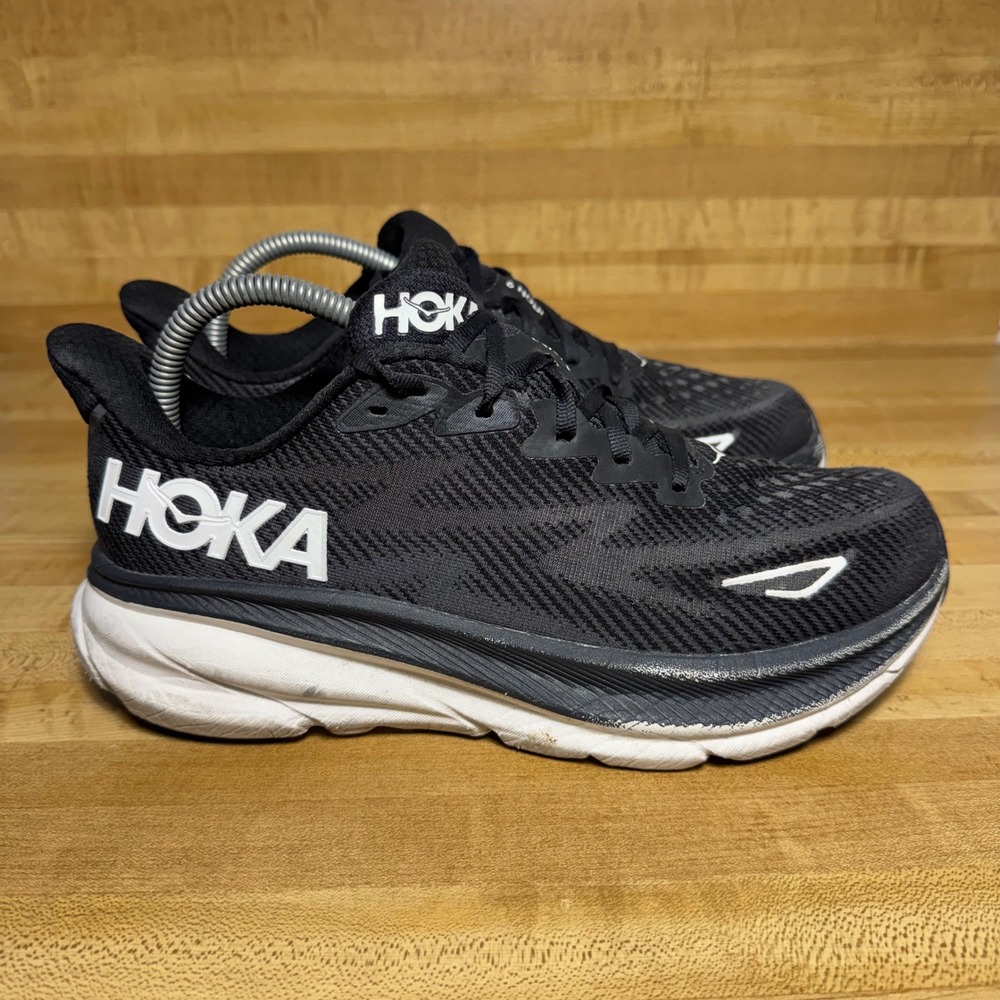Hoka Clifton 9 Womens Running Shoes Black White 1127896 BWHT Size 8.5B